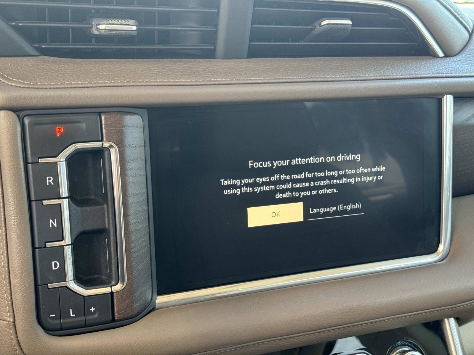 Used 2022 GMC Yukon XL Denali w/ Denali Premium Package image 27