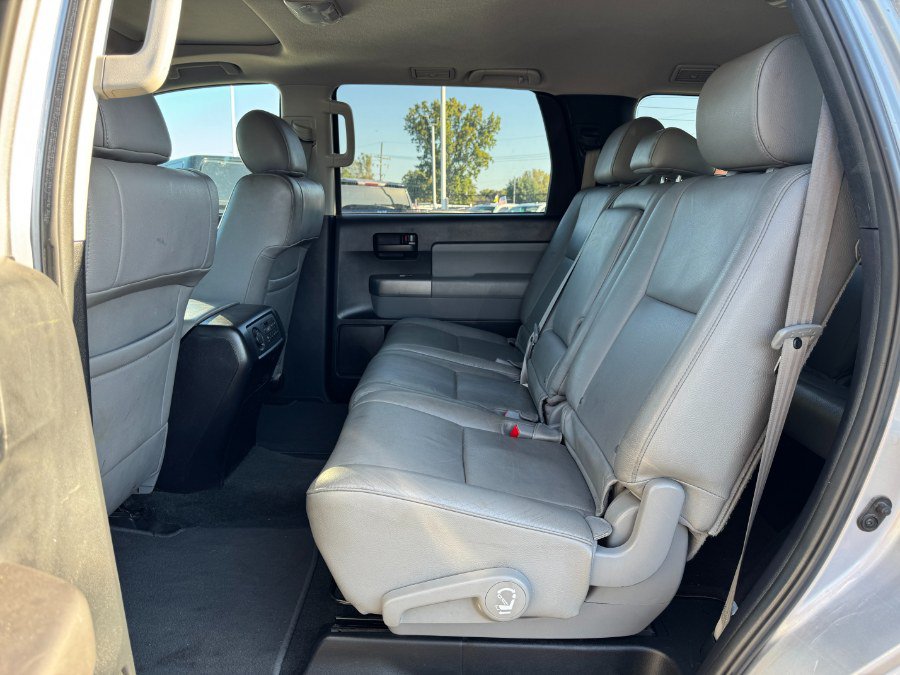 Used 2014 Toyota Sequoia SR5 AWD/4WD image 16