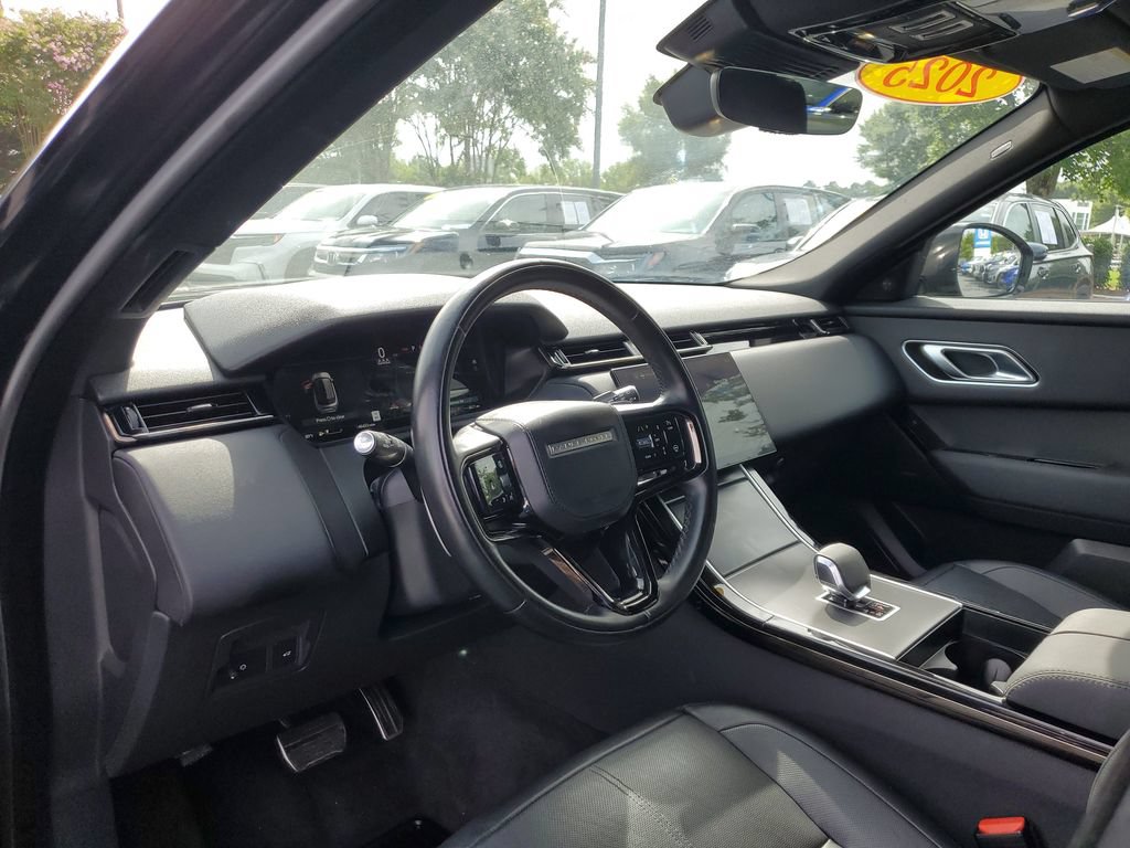 Used 2025 Land Rover Range Rover Velar Dynamic SE AWD/4WD image 18