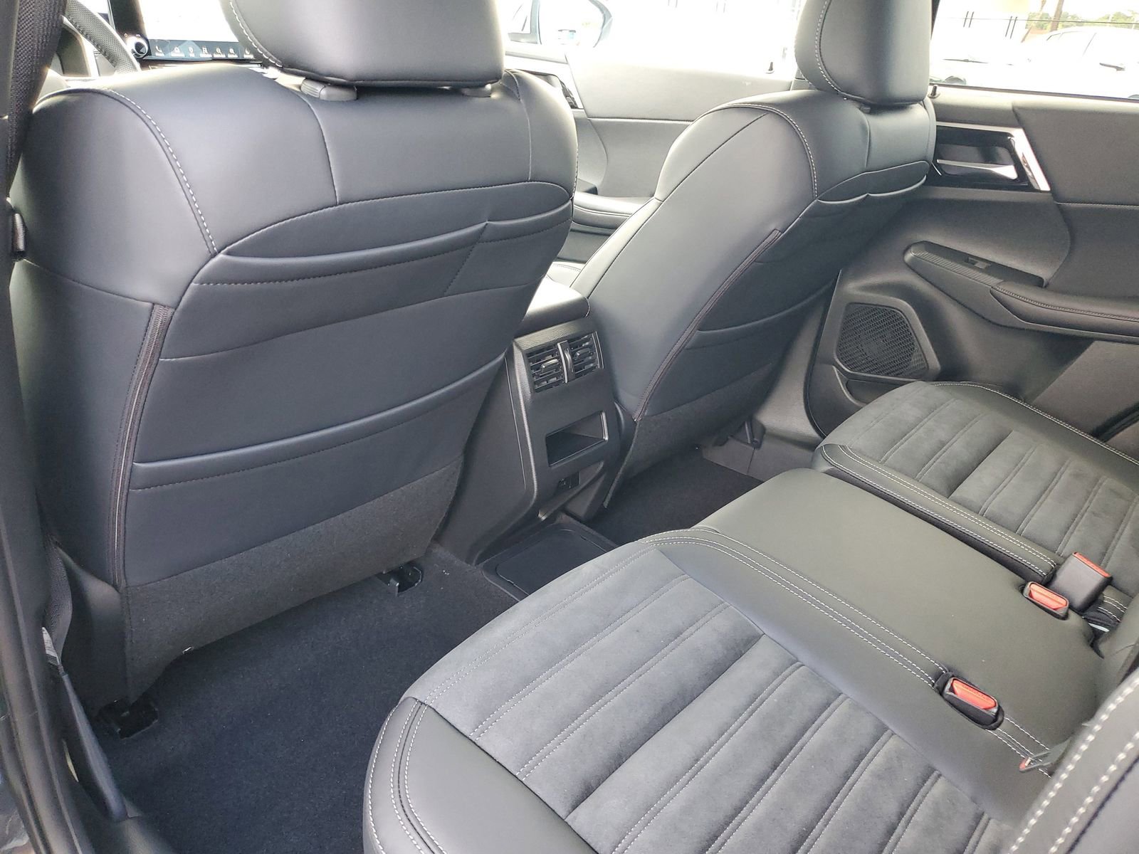 New 2025 Mitsubishi Outlander SE AWD/4WD image 22