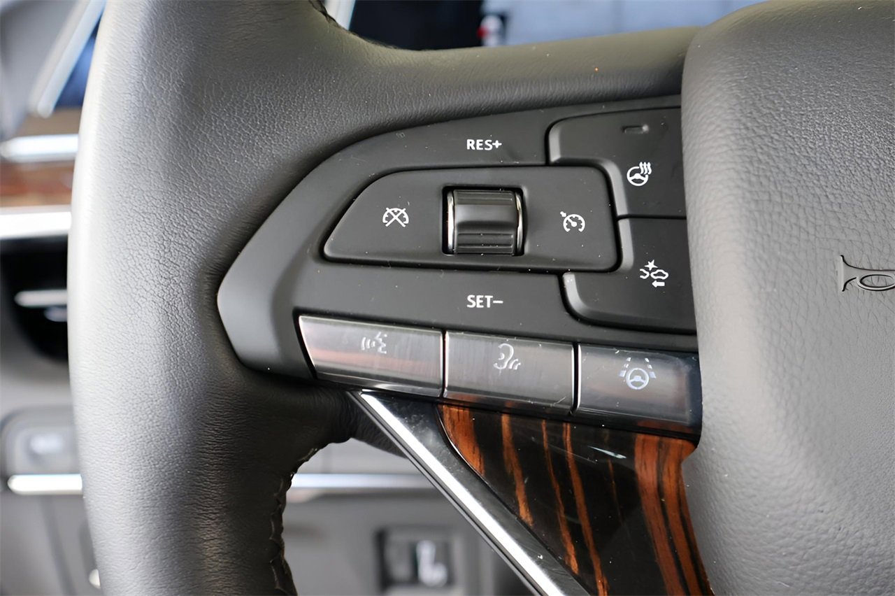 Certified 2024 Cadillac Escalade ESV Premium Luxury image 27