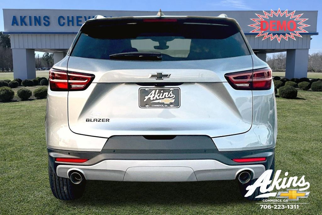 New 2026 Chevrolet Blazer LT w/ Sound & Technology Package FWD image 4