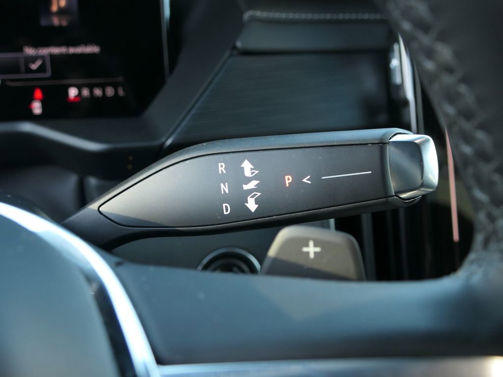 Used 2025 GMC Acadia Elevation image 16