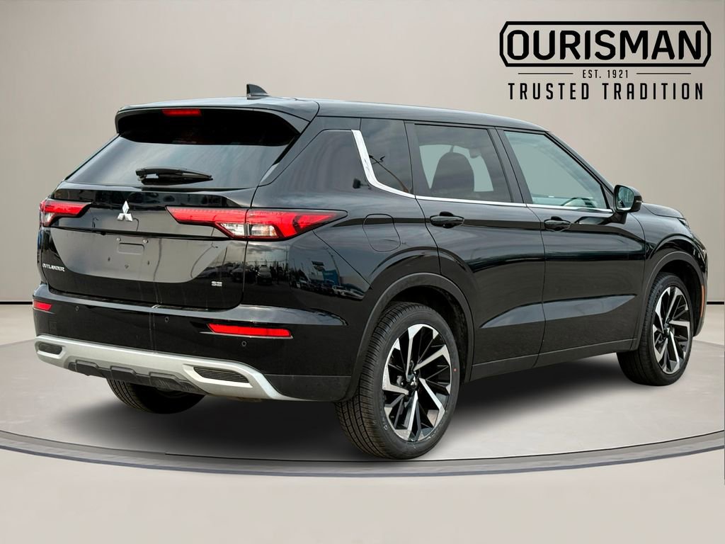 Used 2024 Mitsubishi Outlander SE image 5