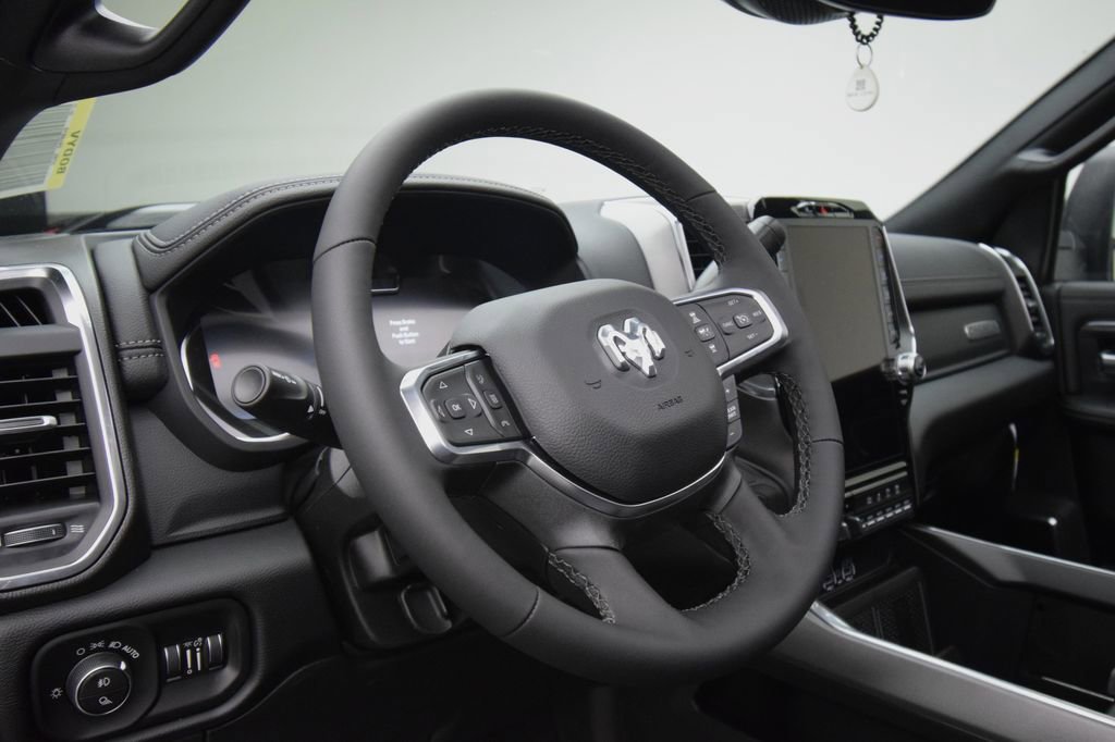 New 2026 RAM 2500 Laramie AWD/4WD image 33