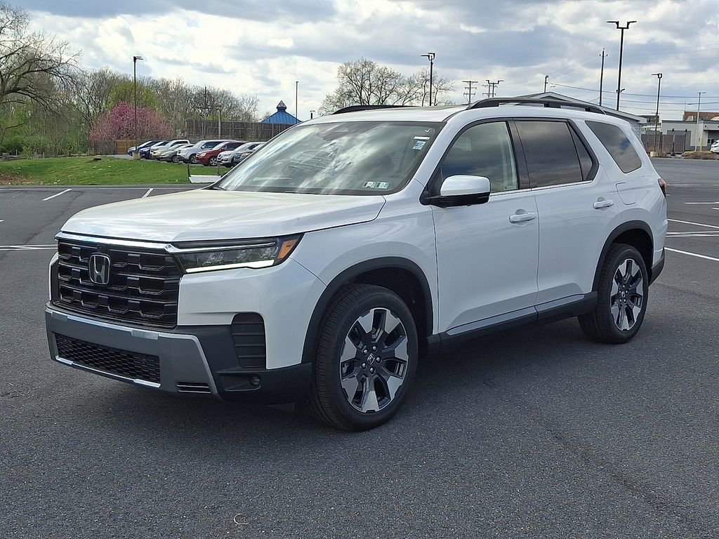 New 2026 Honda Pilot Touring image 2