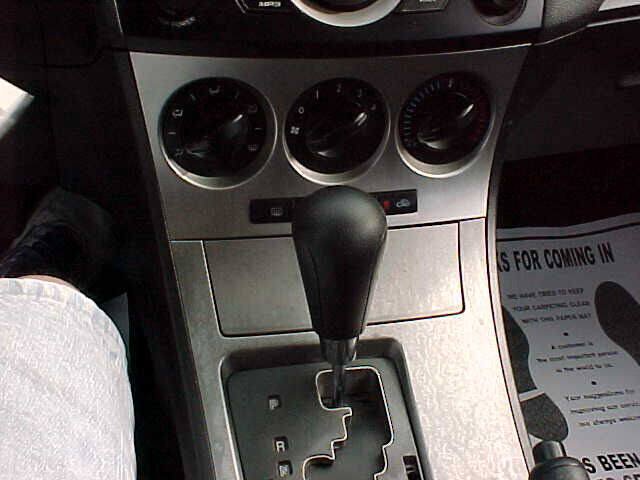 Used 2010 MAZDA MAZDA3 i Sport FWD image 19