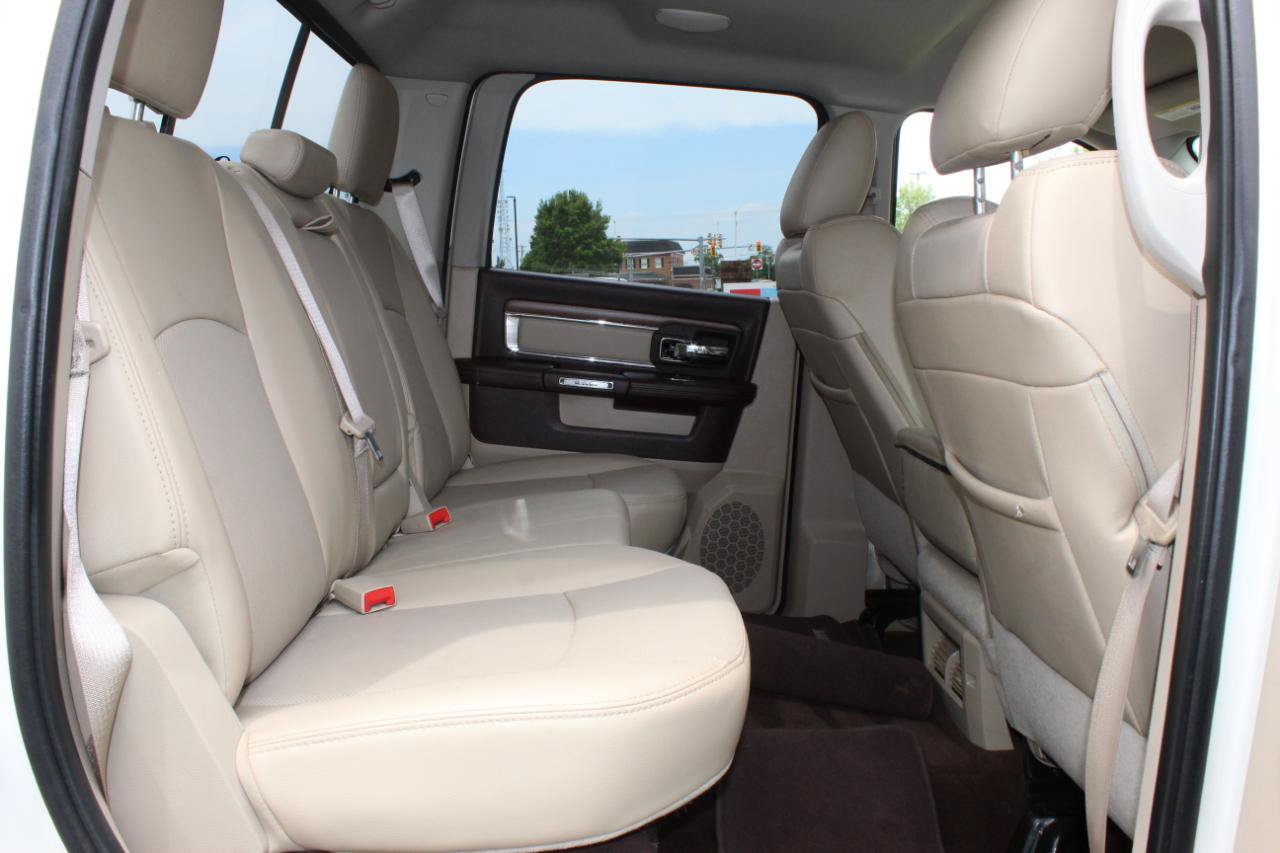 Used 2016 RAM 1500 Laramie w/ Convenience Group AWD/4WD image 18