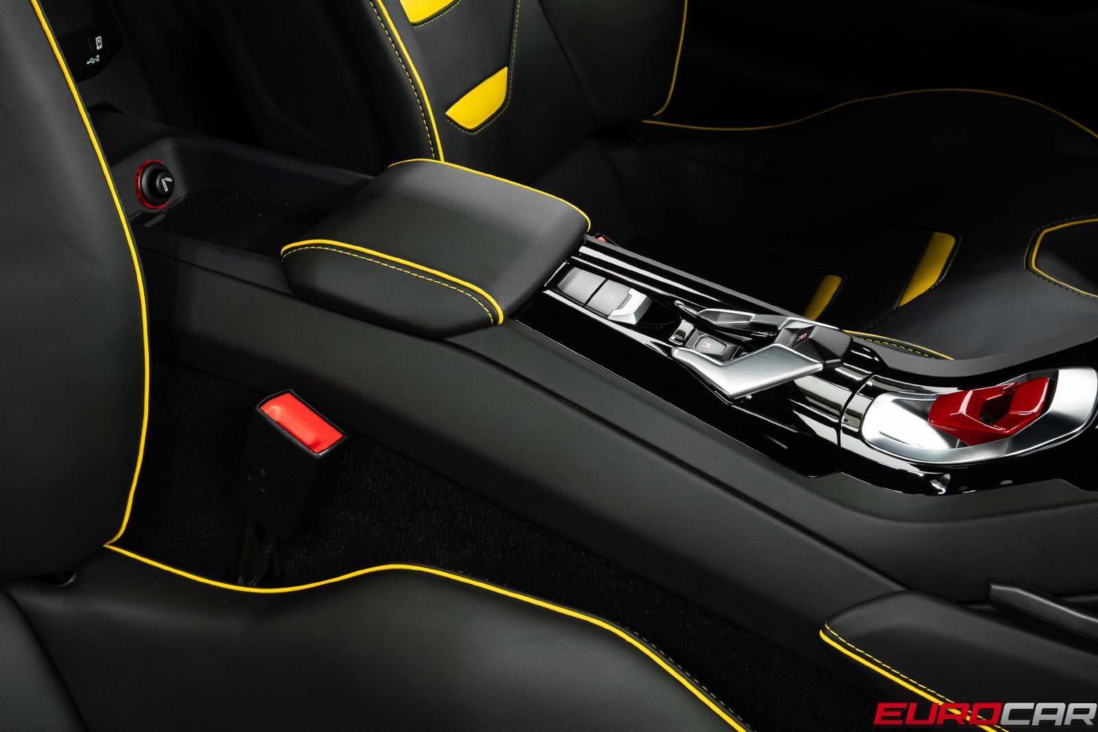 Used 2021 Lamborghini Huracan EVO RWD image 36