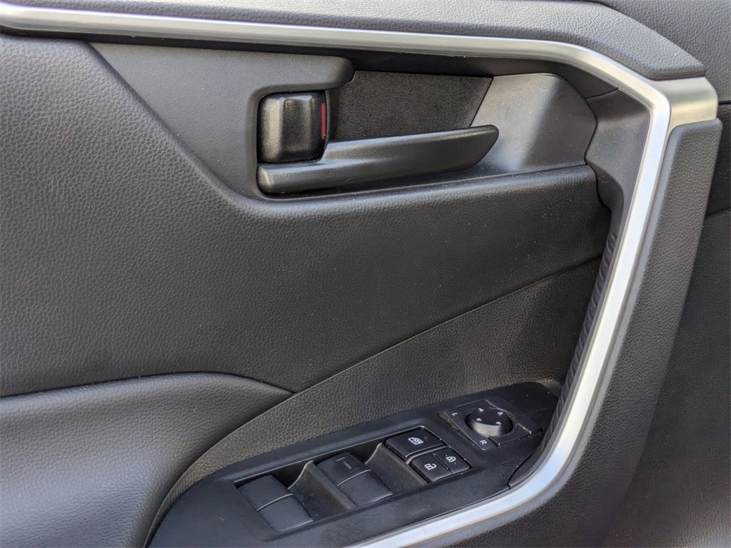 Used 2025 Toyota RAV4 LE image 13