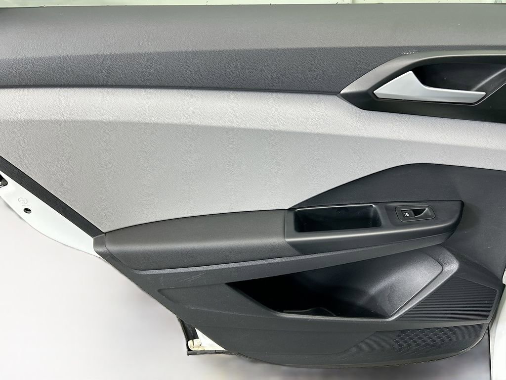 Used 2022 Volkswagen Taos SEL image 25