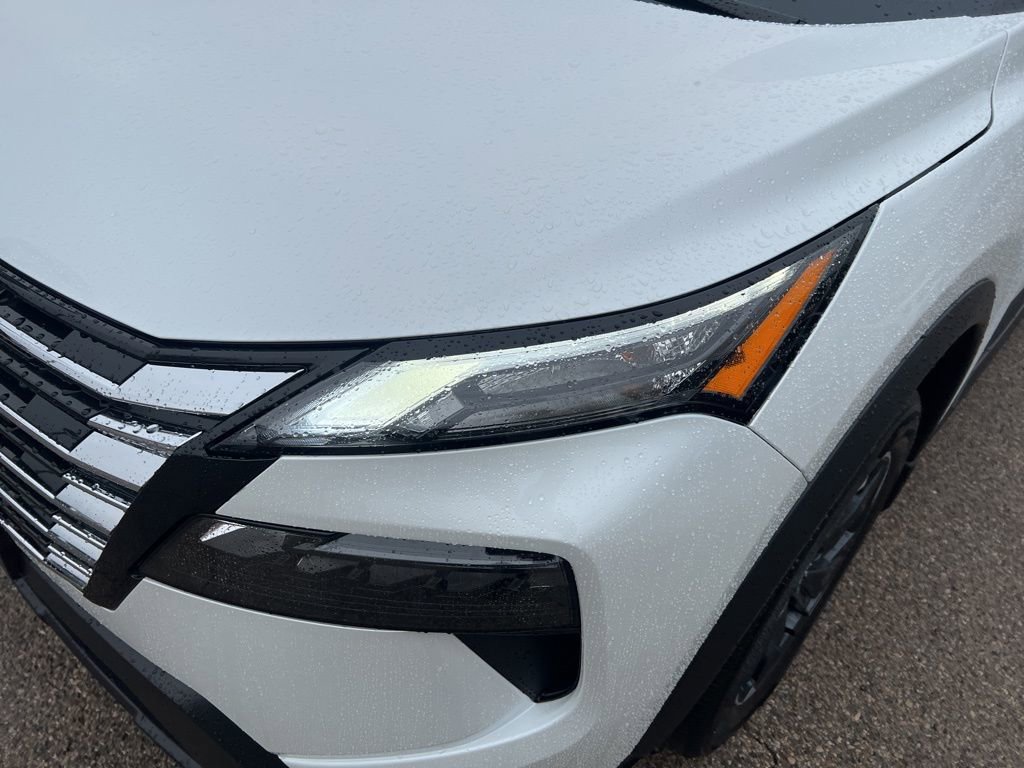 Certified 2026 Nissan Rogue SV w/ SV Premium Package image 30