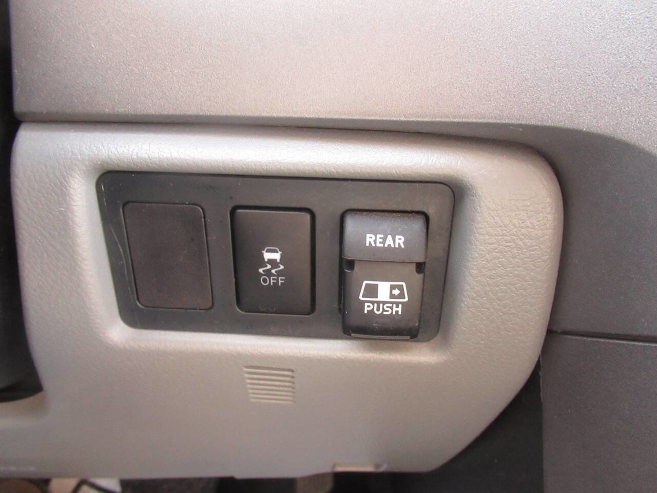 Used 2012 Toyota Tundra 4x4 Double Cab w/ TRD Off-Road Pkg image 20