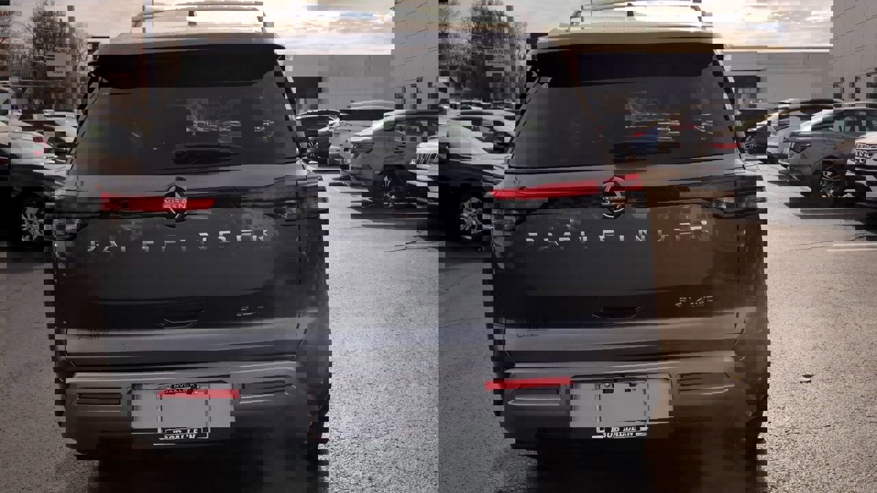 New 2025 Nissan Pathfinder SL image 7