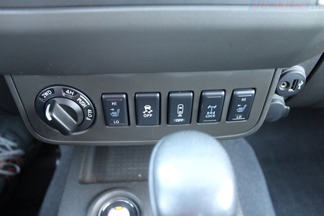 Used 2020 Nissan Frontier PRO-4X w/ Pro-4x Utility Package image 15