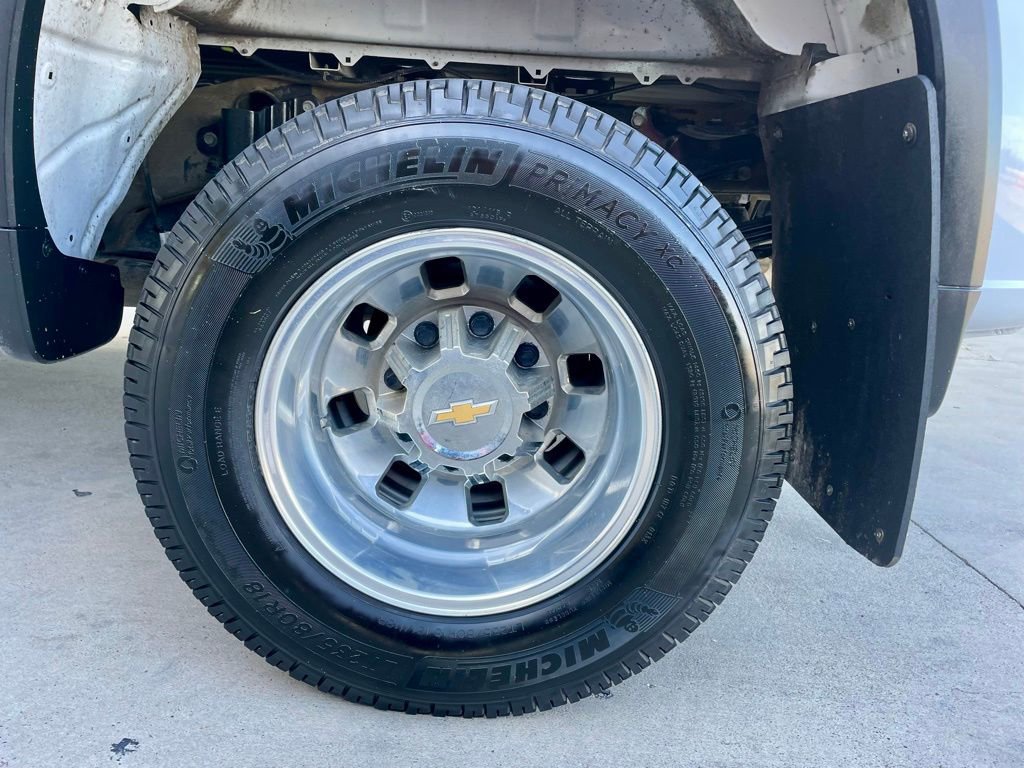 Used 2025 Chevrolet Silverado 3500 LT w/ Safety Package image 22
