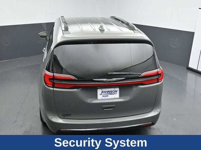 Used 2021 Chrysler Pacifica Touring-L image 24