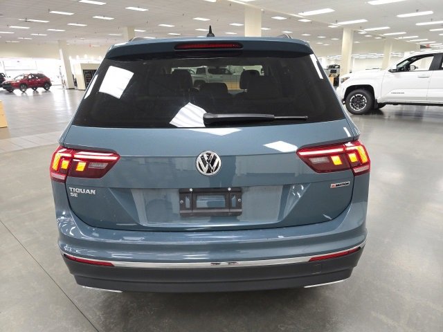 Used 2021 Volkswagen Tiguan SE w/ Panoramic Sunroof Package image 4
