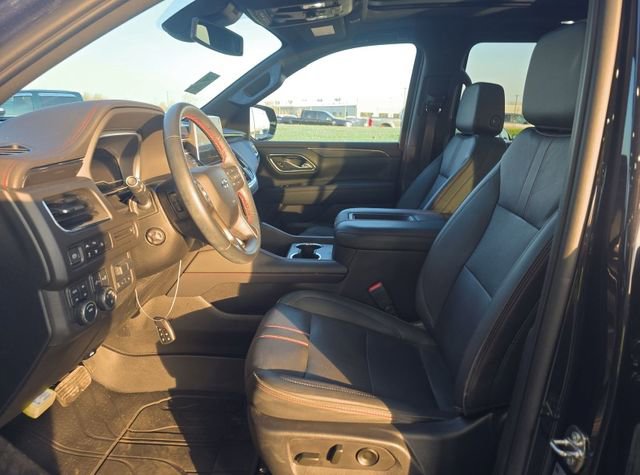 Used 2023 Chevrolet Suburban RST w/ Luxury Package AWD/4WD image 8