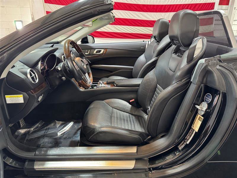 Used 2013 Mercedes-Benz SL 550 w/ Premium Pkg image 9