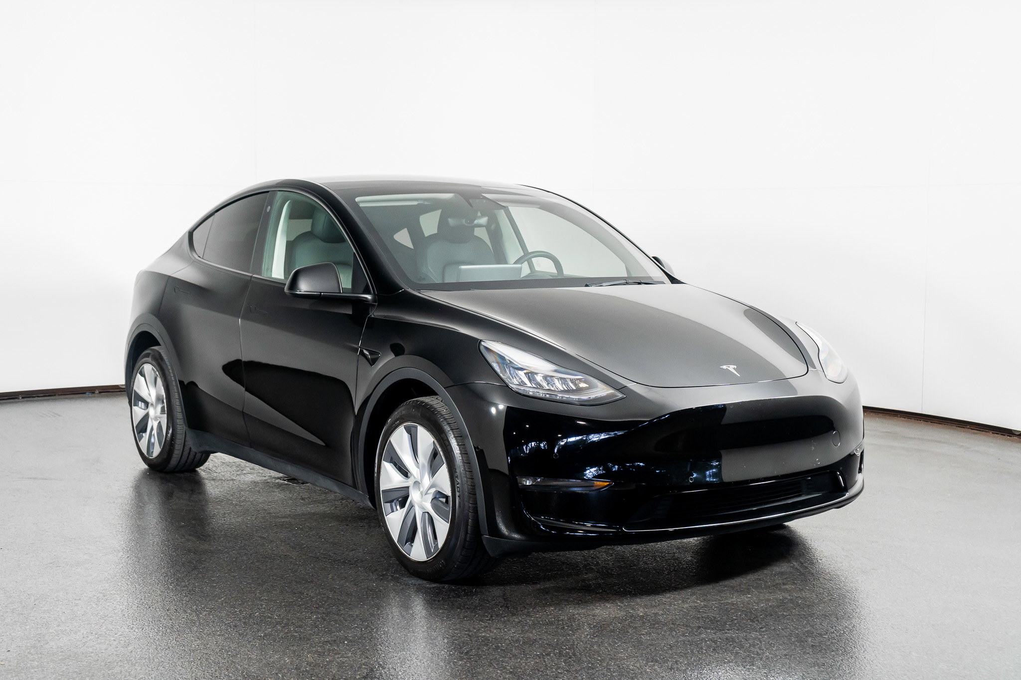 Used 2022 Tesla Model Y Long Range image 5