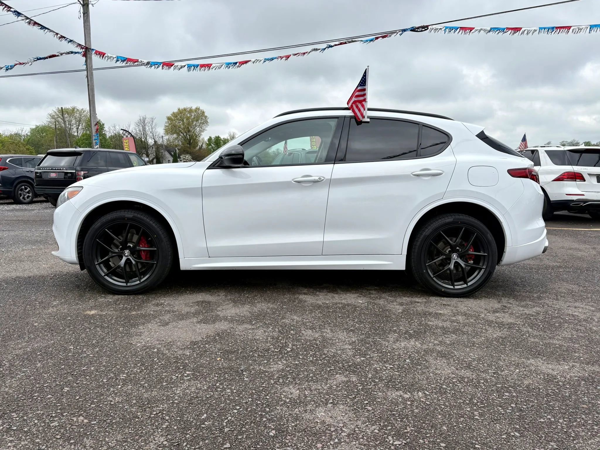 Used 2021 Alfa Romeo Stelvio Ti w/ Nero Edizione AWD/4WD image 2