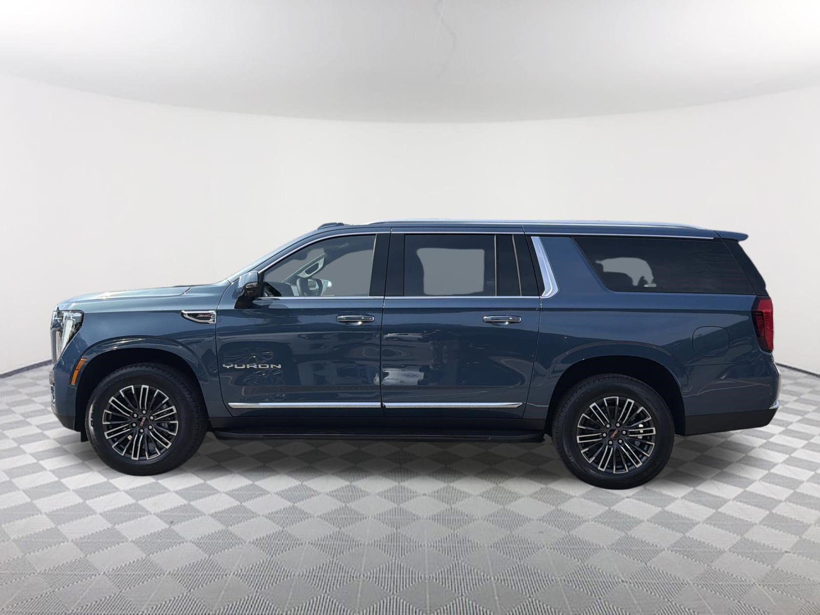 New 2026 GMC Yukon XL Elevation RWD image 2