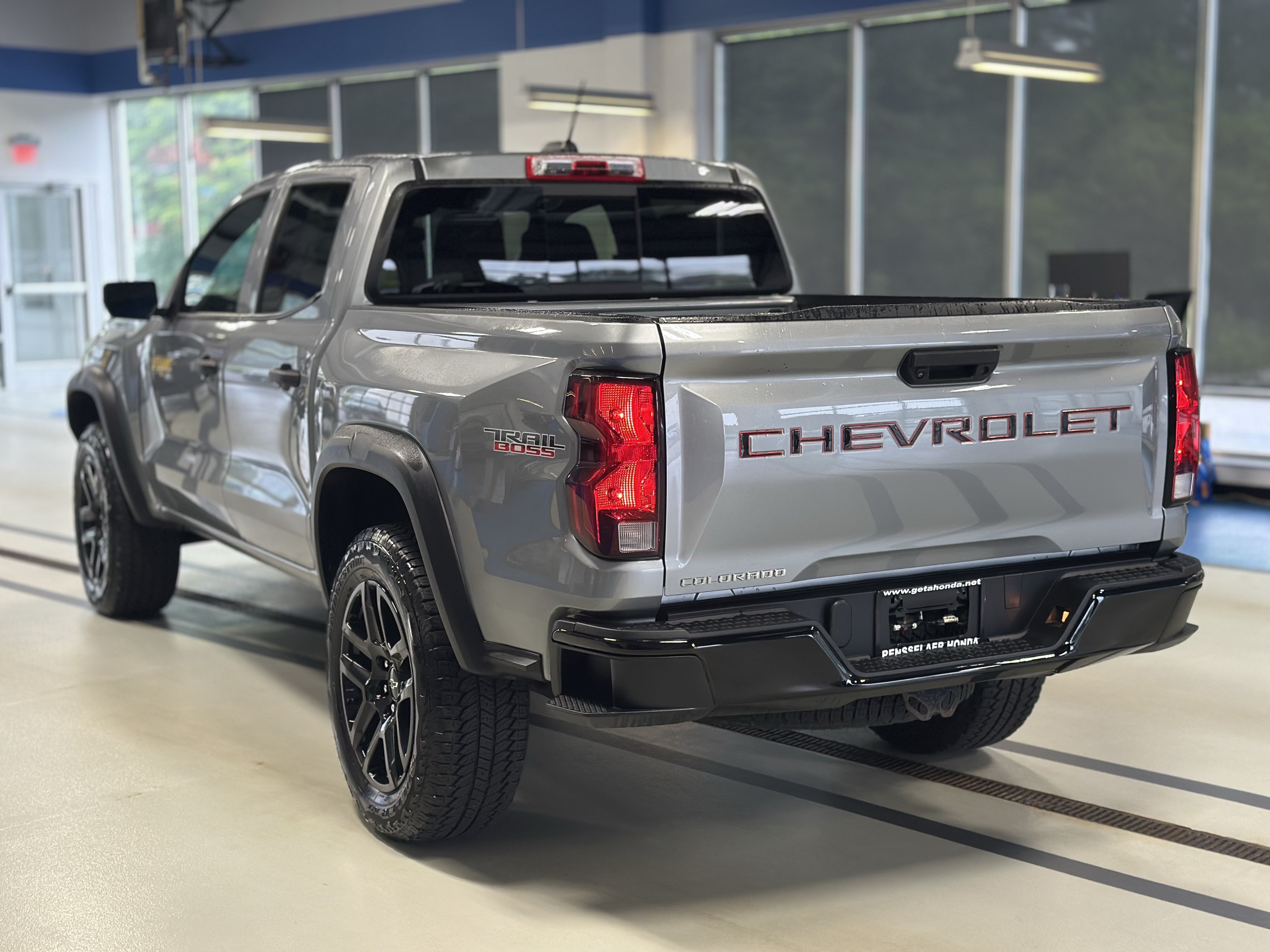 Used 2024 Chevrolet Colorado Trail Boss AWD/4WD image 8