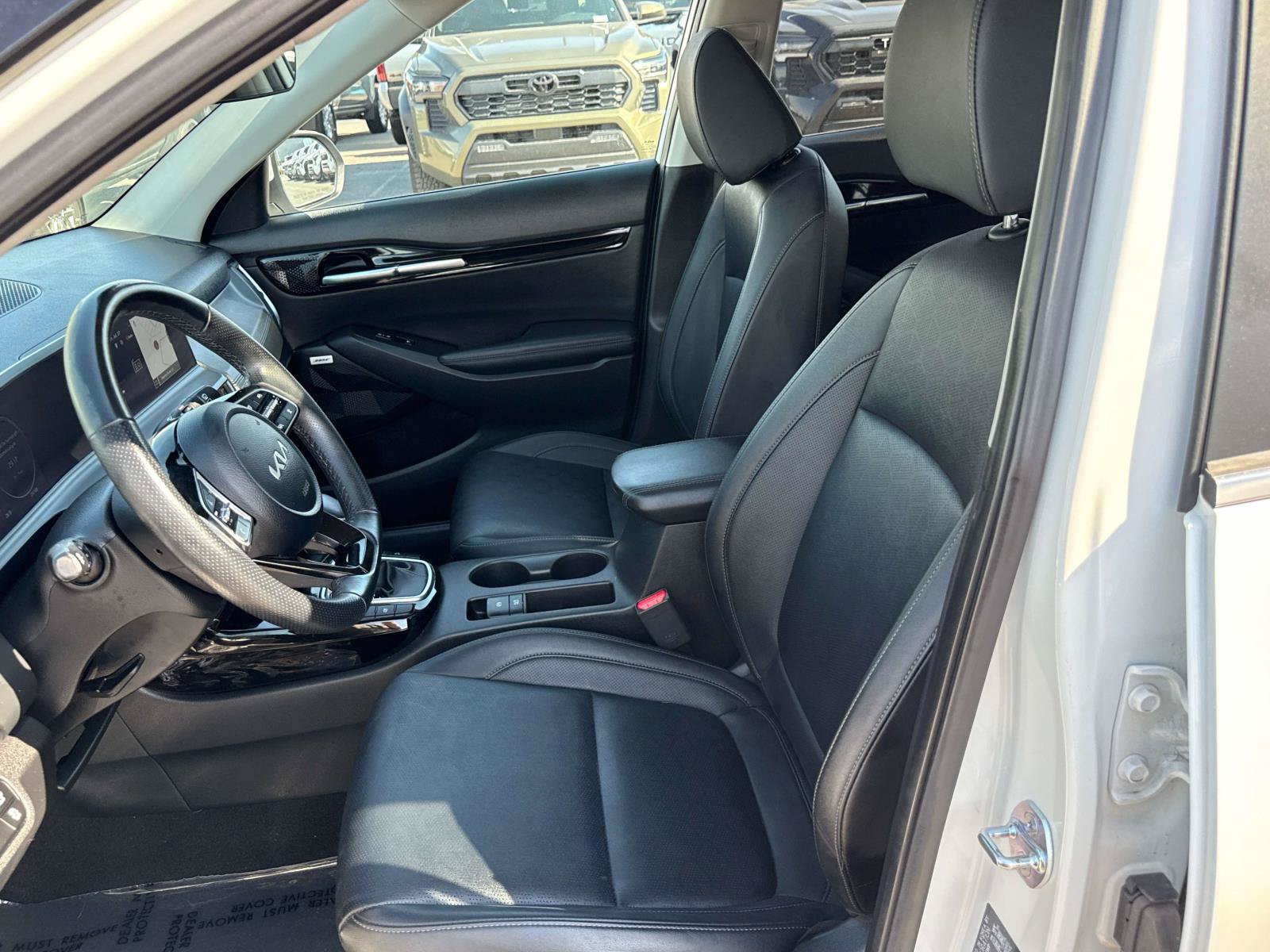 Used 2024 Kia Seltos SX w/ SX Sunroof Package AWD/4WD image 12