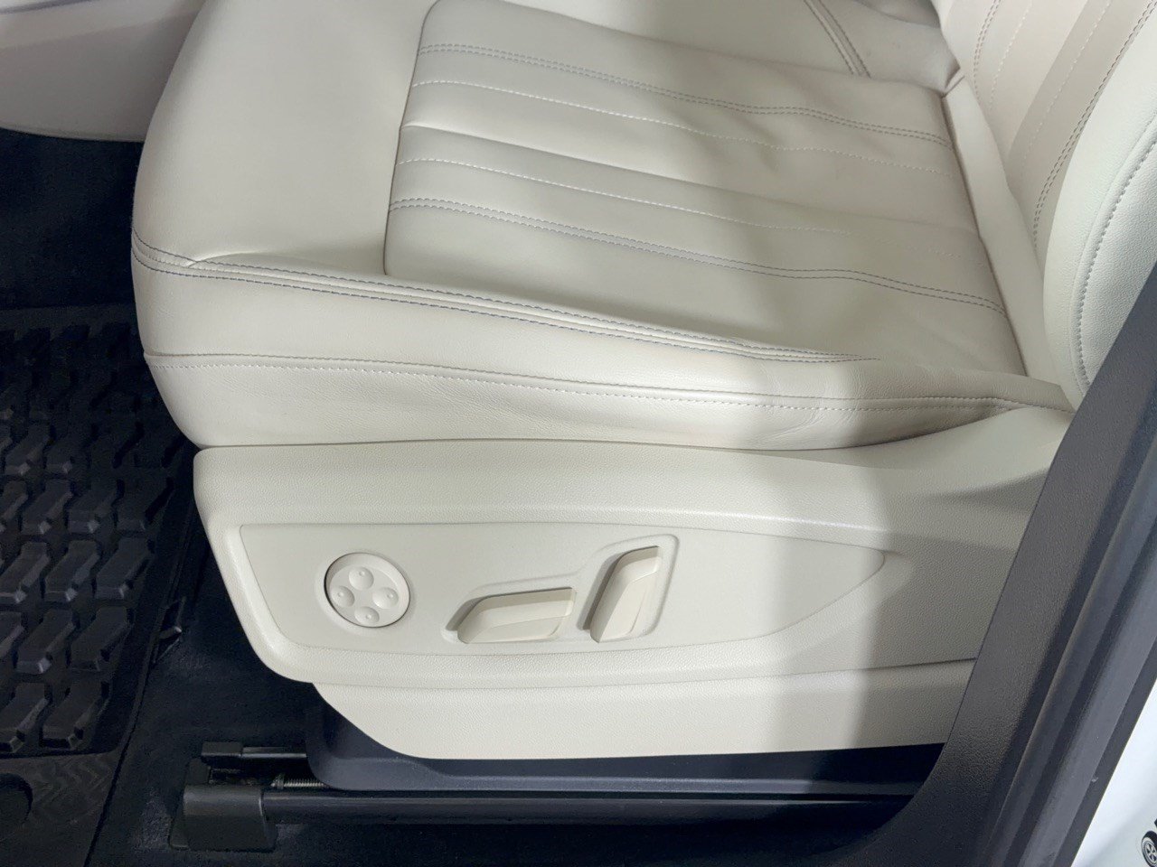 Certified 2024 Audi Q5 2.0T Premium w/ Convenience Package AWD/4WD image 16