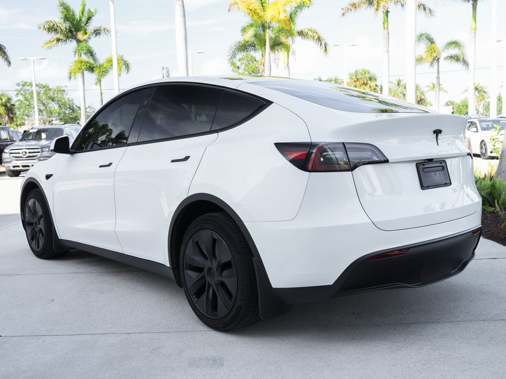 Used 2024 Tesla Model Y Long Range RWD image 7