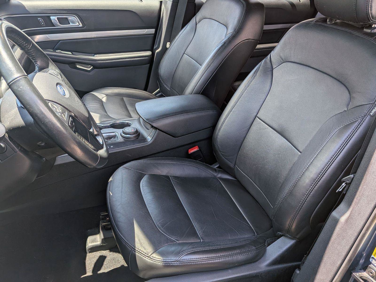 Used 2018 Ford Explorer XLT w/ Equipment Group 202A AWD/4WD image 22