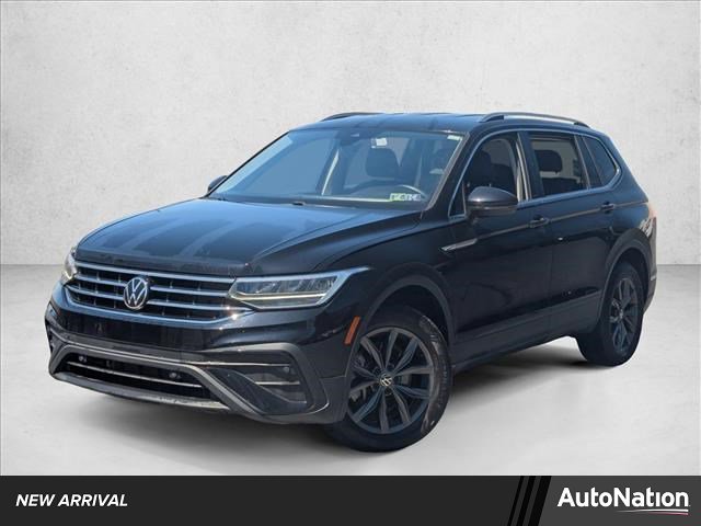 Used 2022 Volkswagen Tiguan SE image 1