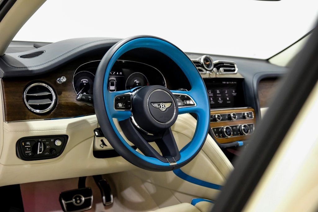 Used 2023 Bentley Bentayga Speed image 13