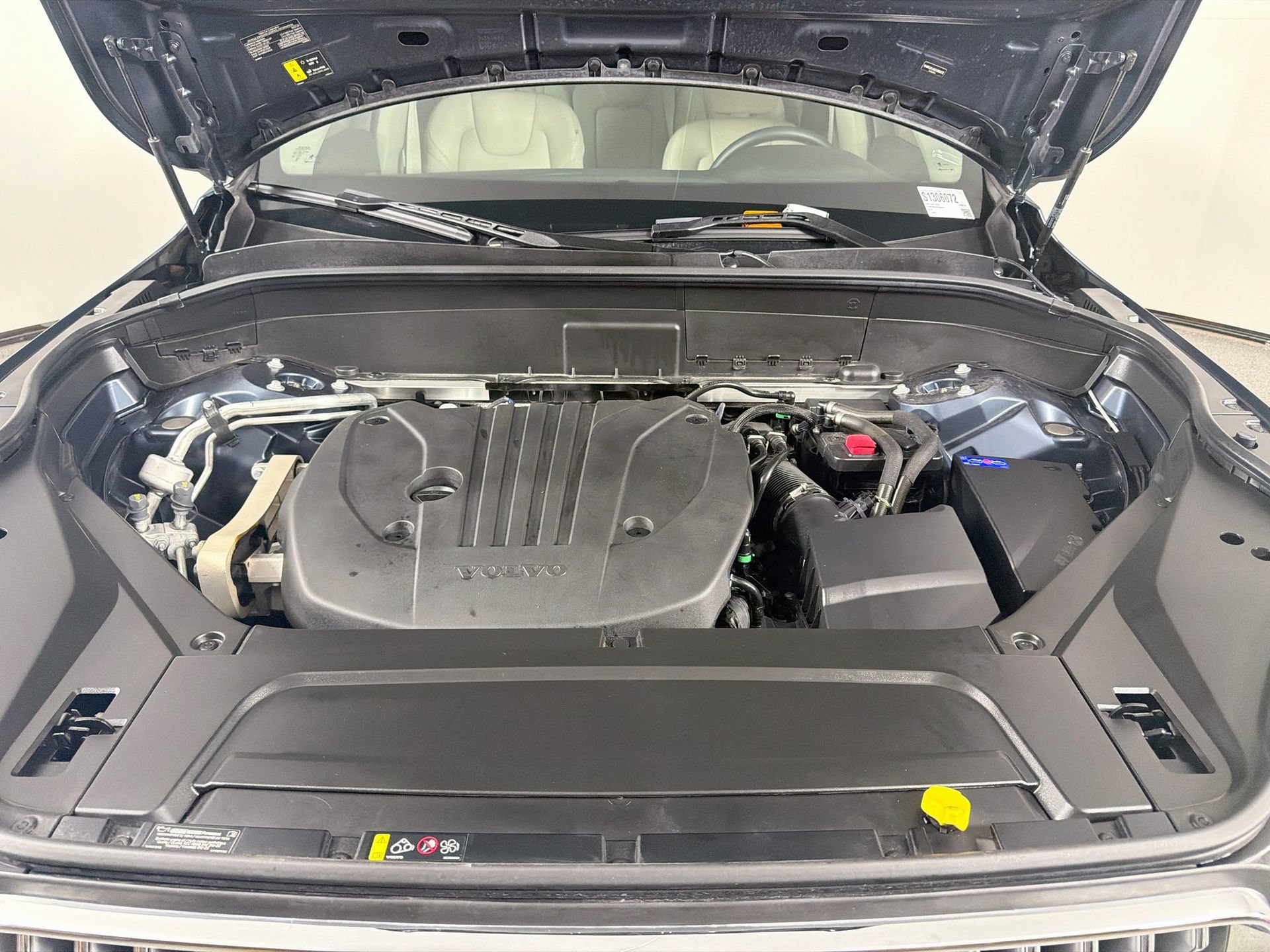 Certified 2025 Volvo XC90 B5 Core w/ Protection Package Premier AWD/4WD image 32