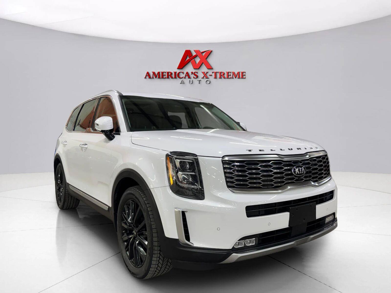 Used 2021 Kia Telluride SX w/ Towing Package FWD image 9