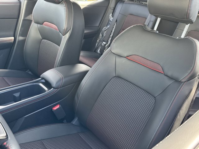 New 2025 Nissan Kicks SR image 39