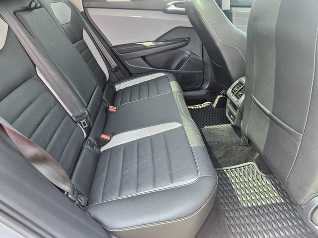 Used 2024 Volkswagen Taos SEL AWD/4WD image 18