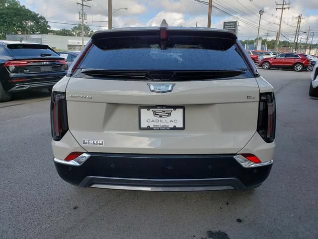 New 2027 Cadillac Optiq Premium Luxury w/ LPO, Floor Liner Package AWD/4WD image 4