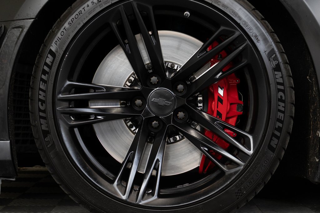 Used 2021 Chevrolet Camaro ZL1 RWD image 14