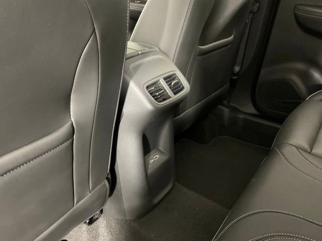 Used 2023 Buick Envision Essence image 18