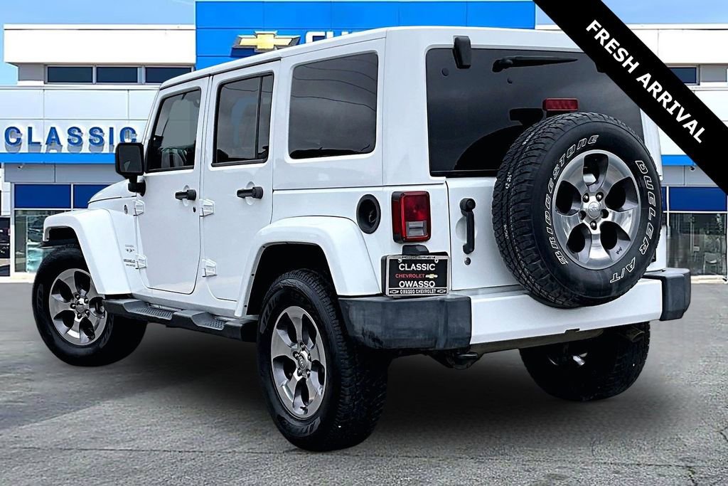 Used 2016 Jeep Wrangler Unlimited Sahara image 4
