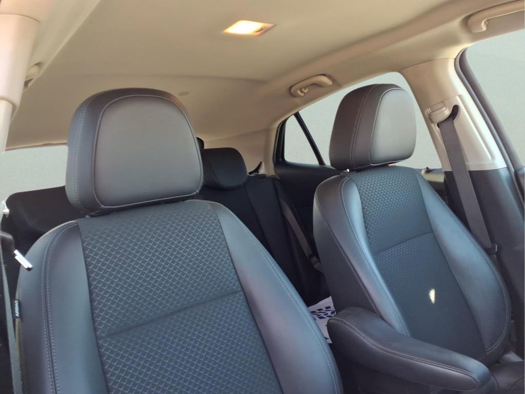 Used 2022 Buick Encore Preferred w/ Safety Package image 18