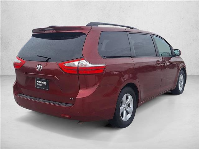 Used 2015 Toyota Sienna LE image 5