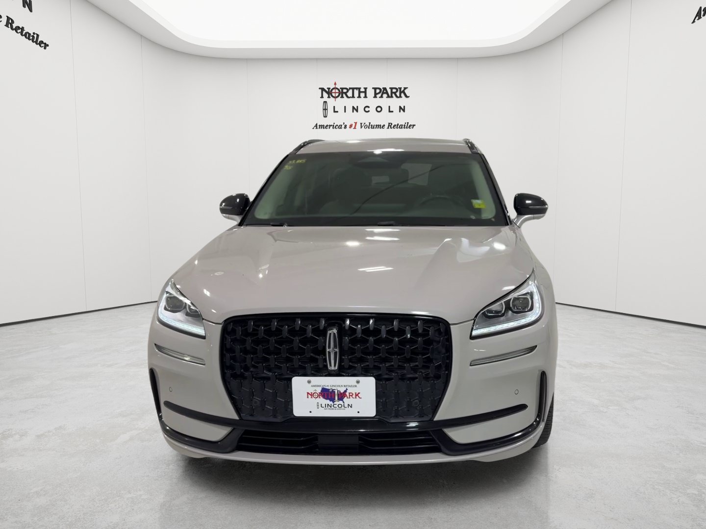 Used 2024 Lincoln Corsair Reserve w/ Equipment Group 201A AWD/4WD image 8
