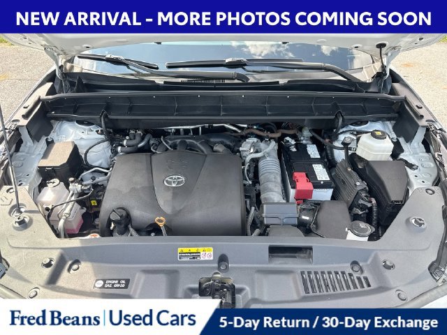 Used 2022 Toyota Highlander XLE AWD/4WD image 38