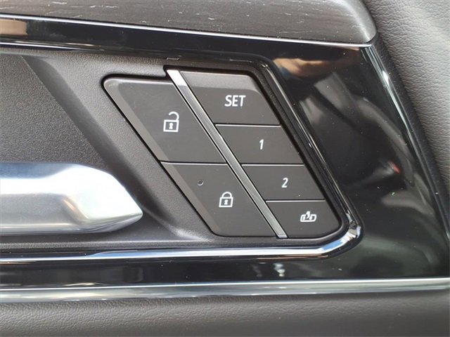 New 2026 GMC Yukon Denali w/ Sun & Power Step Package image 10