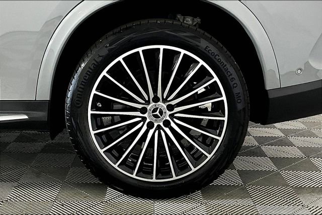 Used 2025 Mercedes-Benz GLC 300 4MATIC image 8