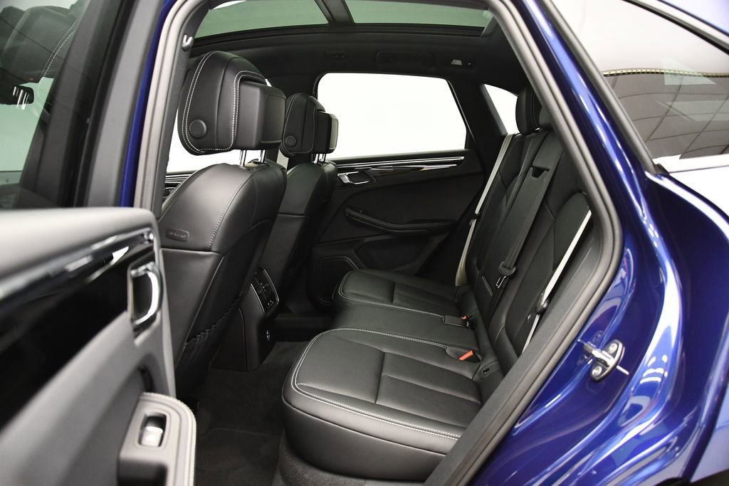 Certified 2025 Porsche Macan image 46