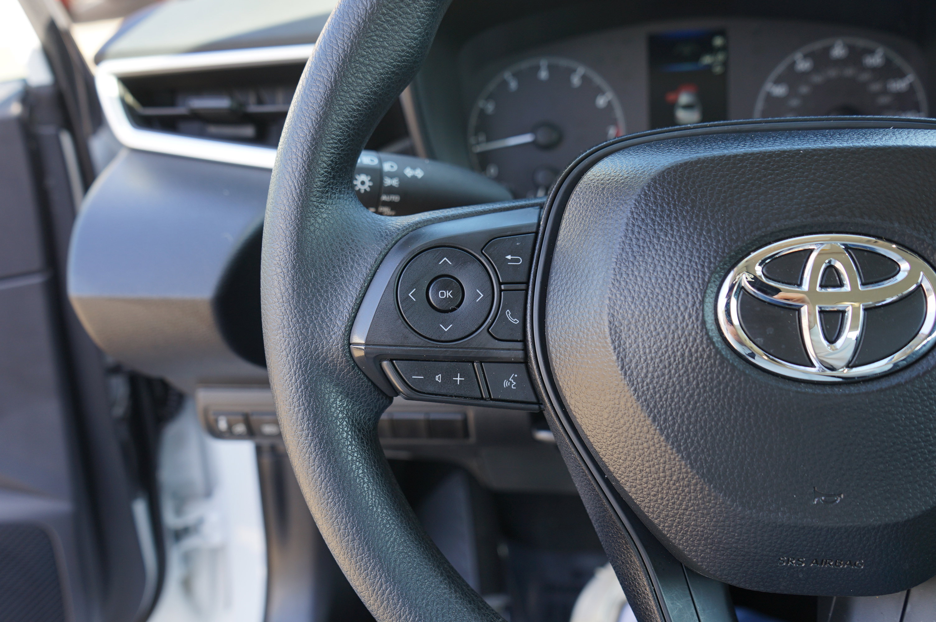 Used 2025 Toyota Corolla LE FWD image 27